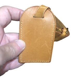 EUC LV bundle. Lock n key 316 LV luggage tag